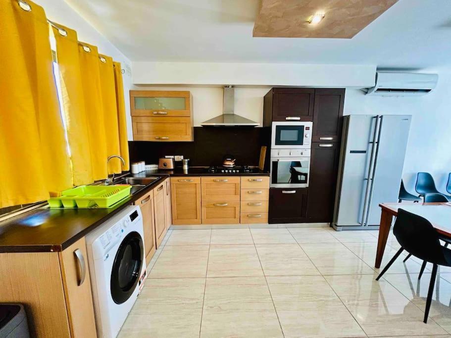 Duplex Whiskey Home 200M Away From The Sea And The Square St. Paul's Bay Luaran gambar