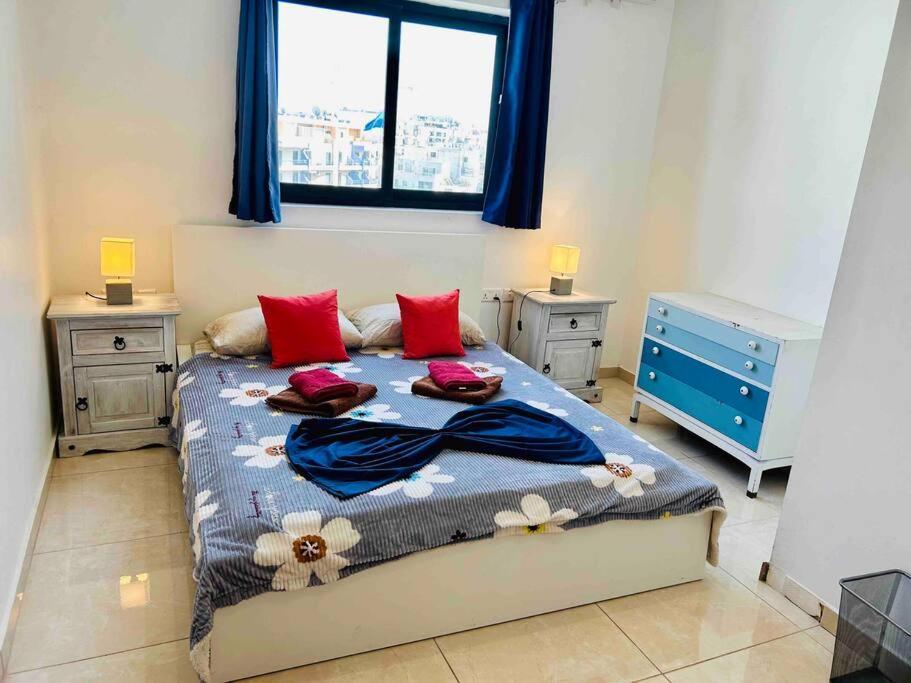 Duplex Whiskey Home 200M Away From The Sea And The Square St. Paul's Bay Luaran gambar